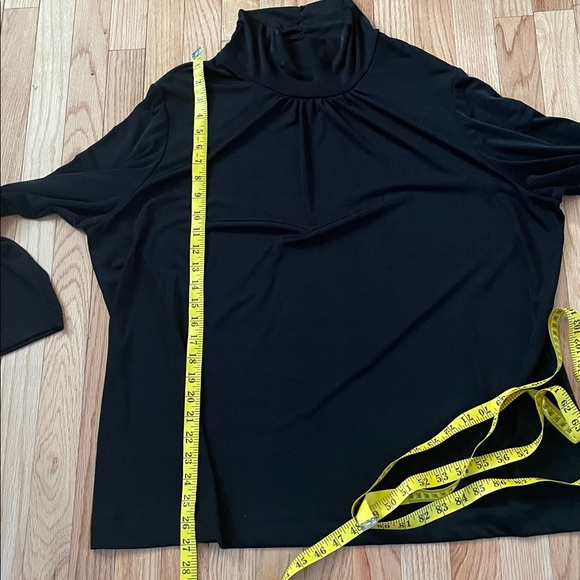 Elegant Black Women's Top - Picture 4 of 8